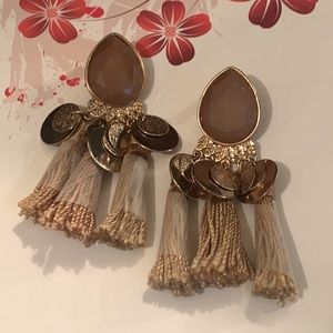 🌸3/$10 Boho Tassel Beige & Gold Earrings